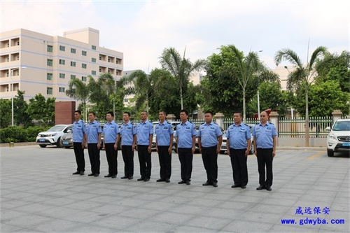 保安隊(duì)長(zhǎng)拾金不昧，視頻連線確認(rèn)失主